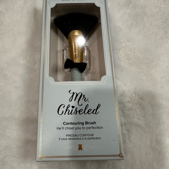 Too Faced Other - Too Faced Mr. Chiseled Contouring Brush - Gold and Black
